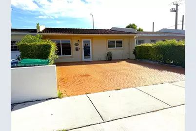 10110 SW 23rd Ter, Miami, FL 33165 - Photo 4