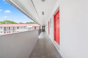 1400 NE 191st St, Miami, FL 33179 - Photo 20