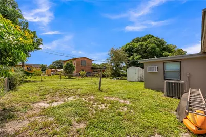 2308 NW 13th Ct, Fort Lauderdale, FL 33311 - Photo 16