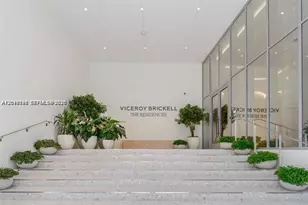77 SE 5th St, Miami, FL 33131 - Photo 34