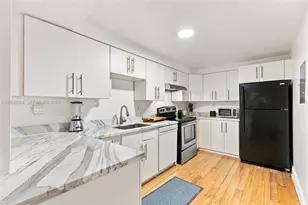 1051 Meridian Ave, Miami Beach, FL 33139 - Photo 12