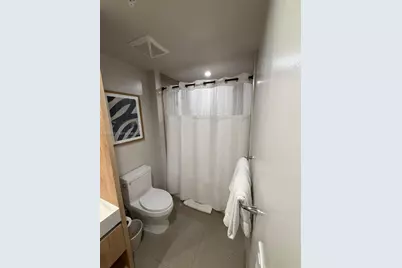11 NE 6th St #406, Miami, FL 33132 - Photo 12
