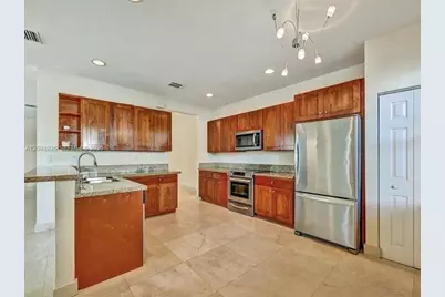 7490 NW 115th Ct, Doral, FL 33178 - Photo 4