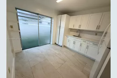 11320 Peachtree Dr #11320, Miami, FL 33161 - Photo 1