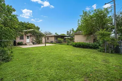 250 Laurel Way, Miami Springs, FL 33166 - Photo 8