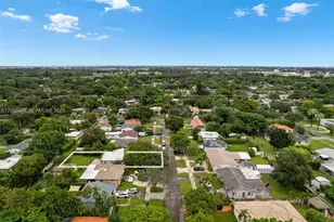 250 Laurel Way, Miami Springs, FL 33166 - Photo 36