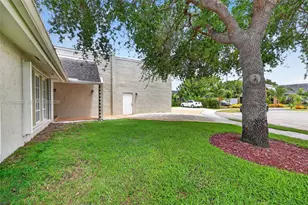 9315 SW 172nd Terrace, Palmetto Bay, FL 33157 - Photo 2