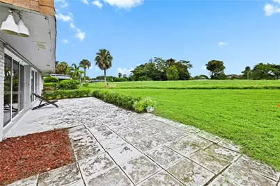 6204 Jacaranda Cir, Tamarac, FL 33319 - Photo 38