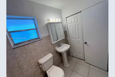 5300 Hollywood Blvd #10, Hollywood, FL 33021 - Photo 14