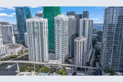 41 SE 5th St #811, Miami, FL 33131 - Photo 42
