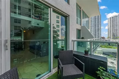 41 SE 5th St #811, Miami, FL 33131 - Photo 34