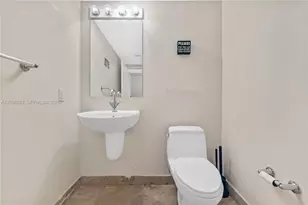 41 SE 5th St, Miami, FL 33131 - Photo 20
