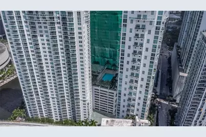 41 SE 5th St #811, Miami, FL 33131 - Photo 38