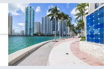 325 S Biscayne Blvd #2624, Miami, FL 33131 - Photo 2
