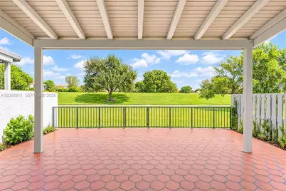 735 NW 105th Pl #C3, Miami, FL 33172 - Photo 2