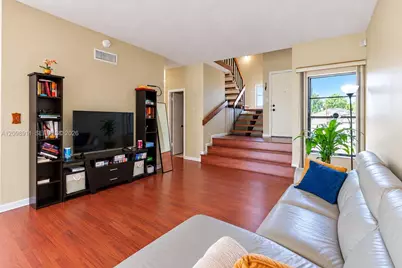 735 NW 105th Pl #C3, Miami, FL 33172 - Photo 6
