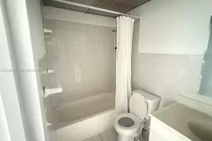 17560 Atlantic Blvd, Sunny Isles Beach, FL 33160 - Photo 4