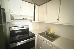 17560 Atlantic Blvd, Sunny Isles Beach, FL 33160 - Photo 12