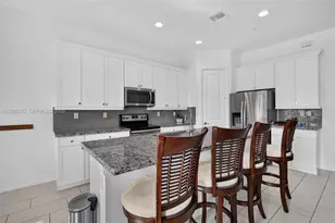 11646 SW 13th Ln, Pembroke Pines, FL 33025 - Photo 16