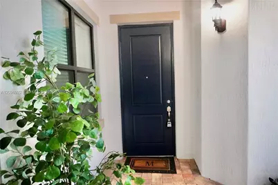 11646 SW 13th Ln, Pembroke Pines, FL 33025 - Photo 4