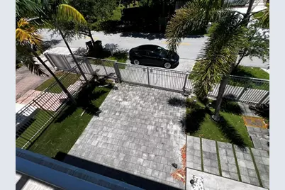 18975 Atlantic Blvd, Sunny Isles Beach, FL 33160 - Photo 2