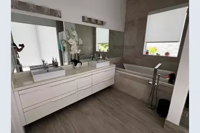 18975 Atlantic Blvd, Sunny Isles Beach, FL 33160 - Photo 24