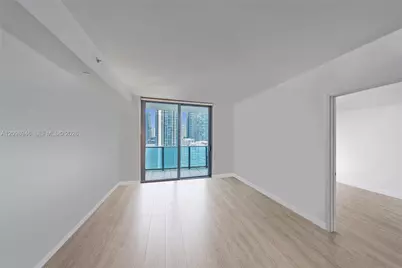 45 SW 9th St #1604, Miami, FL 33130 - Photo 4