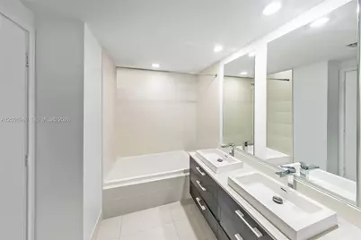 45 SW 9th St #1604, Miami, FL 33130 - Photo 10