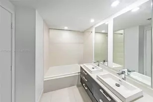 45 SW 9th St, Miami, FL 33130 - Photo 10