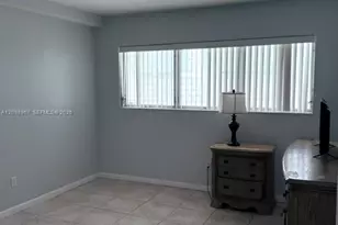 462 Golden Isles Dr, Hallandale Beach, FL 33009 - Photo 6