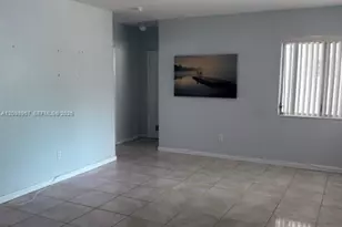 462 Golden Isles Dr, Hallandale Beach, FL 33009 - Photo 4