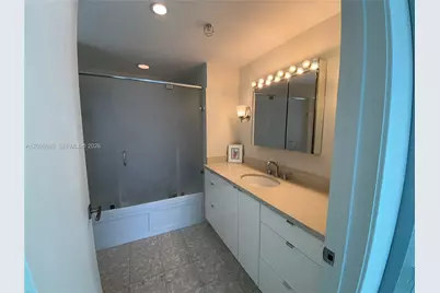185 SW 7th St #1702, Miami, FL 33130 - Photo 18