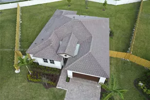 2355 SE 24th Ct, Homestead, FL 33035 - Photo 2