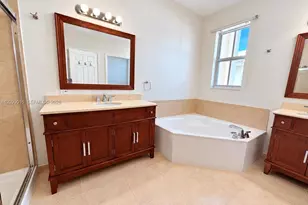10711 NW 75th Ln, Doral, FL 33178 - Photo 14