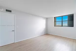 900 NE 195th St, Miami, FL 33179 - Photo 24