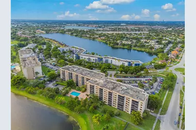 900 NE 195th St #710, Miami, FL 33179 - Photo 2