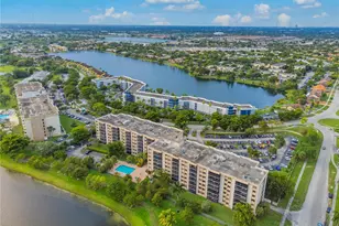 900 NE 195th St, Miami, FL 33179 - Photo 2