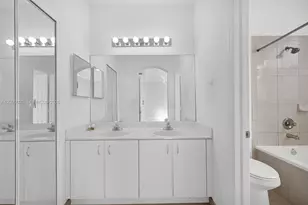 10840 NW 79th St, Doral, FL 33178 - Photo 24