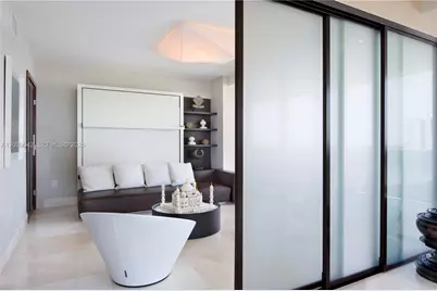 5875 Collins Ave #1008, Miami Beach, FL 33140 - Photo 4