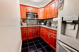 4705 NW 7th St, Miami, FL 33126 - Photo 18