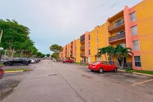 4705 NW 7th St, Miami, FL 33126 - Photo 26