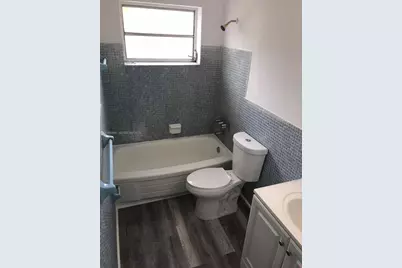 15940 NE 19th Pl #2, North Miami Beach, FL 33162 - Photo 4
