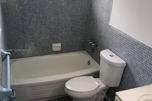 15940 NE 19th Pl, North Miami Beach, FL 33162 - Photo 4