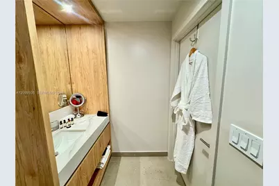 11 NE 6th St #208, Miami, FL 33132 - Photo 10