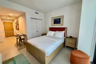 11 NE 6th St, Miami, FL 33132 - Photo 2