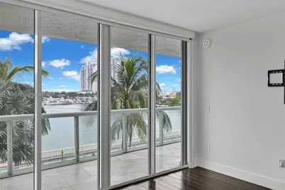 10 Venetian Way #404, Miami Beach, FL 33139 - Photo 12