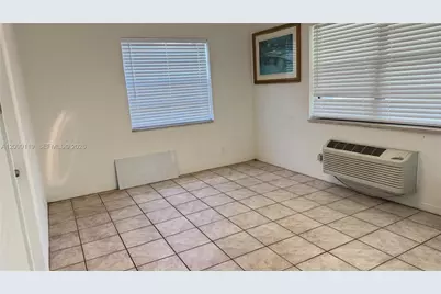 [Address not provided], Hallandale Beach, FL 33009 - Photo 4