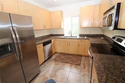 609 NE 28th St #3, Wilton Manors, FL 33334 - Photo 2