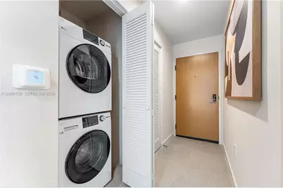 11 NE 6th St #1702, Miami, FL 33132 - Photo 6