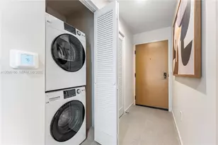 11 NE 6th St, Miami, FL 33132 - Photo 6